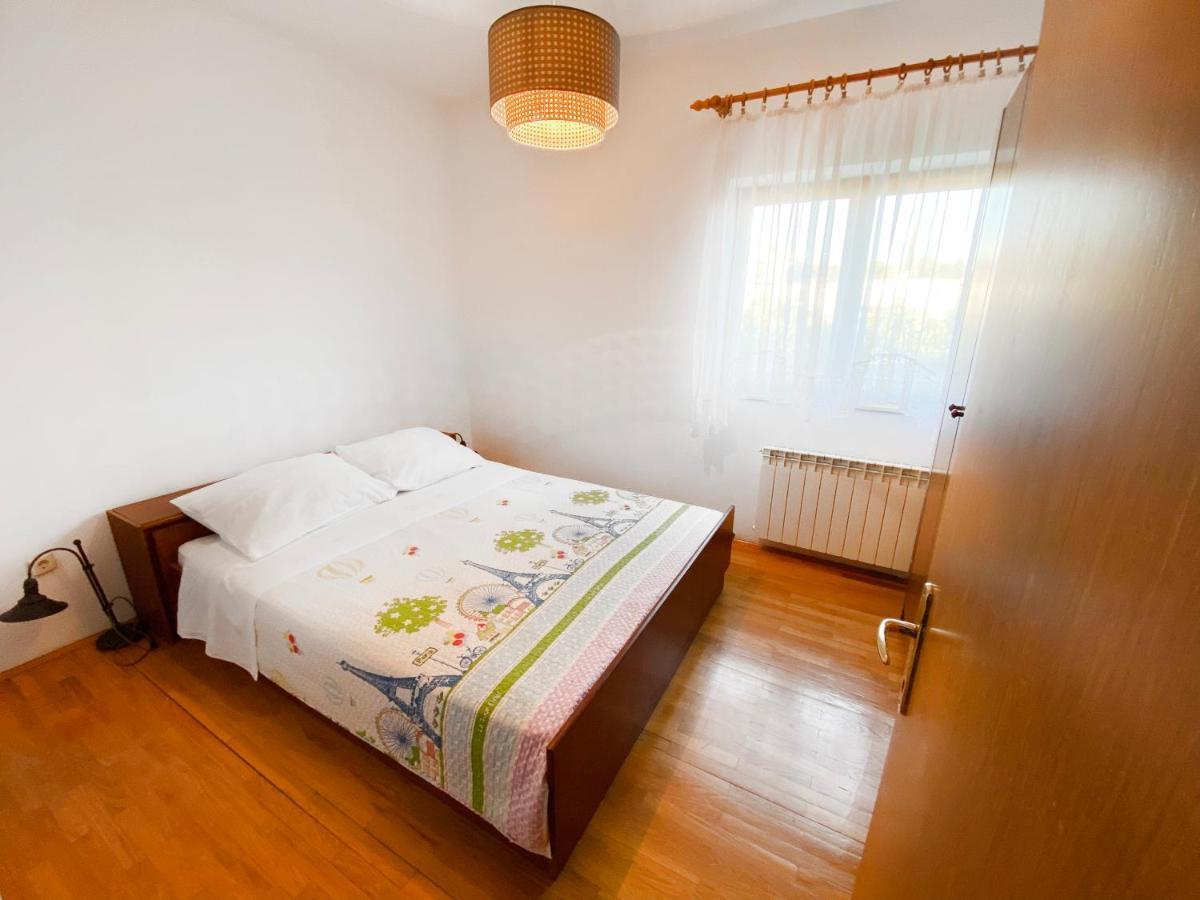 Apartment Arka Vinisce Exterior foto